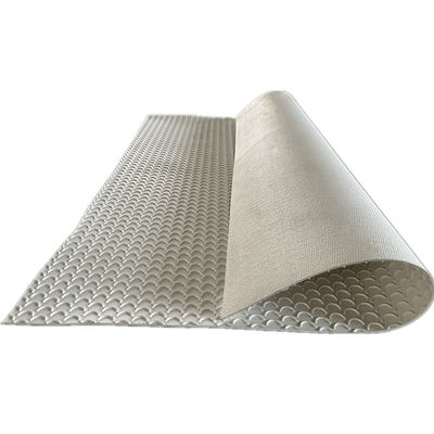 Industrietransportband mit Sichelmuster-Oberfläche und rutschfester PVC-Beschichtung